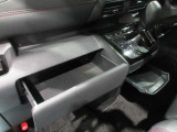 インストスライドボックス ティッシュボックスがまるまる一つ入るボックスです運転席からも開け閉め可能です