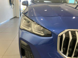 BMWのオートライトは積極的にライトをつけることにより、自車の存在を周囲に向けアピールいたします。それは安全性への配慮でもあります。