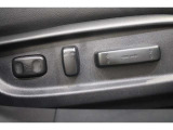 高級車の代名詞!電動シートが装備されています!