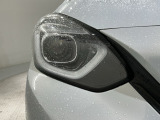 LEDヘッドライトは、点灯の瞬間から最大光量を発揮し、突然暗くなるトンネルなどでの安定感を高めます。
