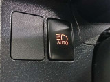 オートマチックハイビームとは、先行車や対向車のライトを認識し、ハイビームとロービームを自動で切り替える機能です。夜道の視界を確保します。