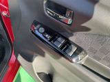 運転席側のドア部。パワーウィンドーのスイッチになります。