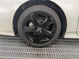 【アルミホイール】デザイン性が大事ですが、スチールホイルに比べアルミは軽量ですので、燃費や走りにも影響します。