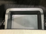 助手席アンダーボックスは運転用の替え靴や、車内に常備しておきたい子供用品、着替えた服などが収納できて便利です。女性に嬉しい収納スペースです★