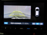 パーキングセンサーを装備しています。リヤカメラも装備しています。駐車時や後退時に後方を確認出来て便利です