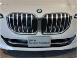 【キドニーグリル】BMWは約90年もの間、ほぼ全ての車両にひと目でBMWだと分かるこの特徴的なフロントグリルが備えられ、デザイン・アイコンとして親しまれてきました。