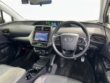 運転席まわりです。 各操作スイッチは使いやすい位置に配置されてます。