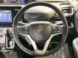 【純正革巻きステアリング】上質な革を使用することで、手にしっかり馴染みとても運転しやすいハンドルです♪