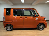 当店は新車・中古車の併売店です。全車認定中古車です。泉佐野市・貝塚市・熊取町・田尻町・泉南市・阪南市・岬町の泉州地域のお客様、大阪府内や他府県のお客様もお待ちしています。ご連絡お待ちしています。