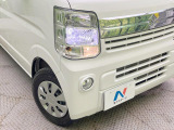 【HIDヘッドライト】悪天候や夜間走行時も良好な視界を確保し安心して運転できる高輝度HIDヘッドライトを装備!点灯速度が早く、消費電力も抑えられています。