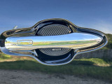 モデリスタドアハンドルプロテクターを装備。