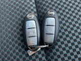 インテリジェントキーです。キーを取り出す事なく、車両のボタン操作だけてドアロック操作やエンジン始動等が可能です。