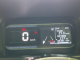 見やすいメーター類は、運転に必要な情報を的確に表示。直感的に操作でき、運転に集中できます。安全運転をサポート。