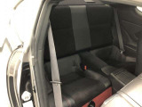 【後部座席】も当然、綺麗・清潔に仕上げております。内装の綺麗なお車は気持ちが良いですし、コンディションのいい車が多いです。これもオススメの1台です。