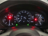 【メーターパネル】見た目もきれいで視認性もよく、安心して運転に集中できます。シンプルであるということが実は安全でもあるんです。