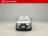 1年間走行無制限のトヨタロングラン保証。 全国5000ヵ所のトヨタディーラーで保証修理が可能です。有料で保証延長年数を1年または2年から選んで、保証を充実できます。