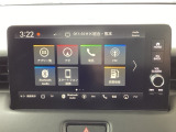 Honda CONNECTディスプレーを搭載しています。ナビ、スマホ連携、車両情報表示、各種設定操作を一つに集約した高機能タッチパネル。直感的に使える便利なインターフェースです。