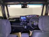 機能的なコックピット。快適な運転を楽しめます。