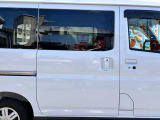 運転席側後部座席のドアです
