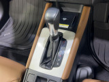スイッチを引くだけで、パーキングブレーキが作動します。