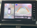 【アラウンドビューモニター】車を上から見下ろしているかのような映像で周囲の状況がひと目で確認、狭い駐車場に駐車するときも安心です♪