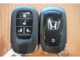 エンジンスターターは付いておりませんが、HondaTotalCareにご加入いただけますと、リモート操作アプリがご利用可能です。距離無制限で、スマホからエンジン操作が可能です♪(月々550円)
