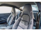 シートヒーター搭載です。寒い時期でも素早く快適に、運転をお楽しみいただけます。