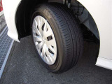 タイヤ溝もご覧の通りです。185/60R15インチです!