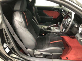 【運転席・助手席】です!実際お座りいただくのが分かりやすいと思いますので、ぜひお気軽にご来店ください♪状態もいいですよ☆