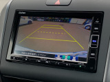 ■バックカメラ■ガイドラインが表示されるので、バック駐車が苦手な方でも安心です!ギアをリバースに入れれば自動的に切り換わりますので、面倒な操作も不要です♪狭い駐車場もお車を傷つけず安心ですね!