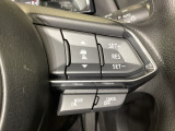 MRCC(マツダレーダークルーズコントロール)は先行車との車間を維持しながら追従走行を行い、長距離でのドライバー負担を軽減させてくれます。
