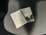 取扱説明書・メンテナンスノートにスマートキーが2つ付いております☆