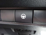 【ハンドル支援】カメラを使用し左右のレーンマーカーを検出。車線中央を走行するようにハンドルを制御し支援します!注意!ハンドル支援は、車速や車間距離制御機能と組み合わせて利用可能になるものです。