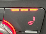 ●フロントシートヒーティング:運転席・助手席共に三段階で調節が可能なシートヒーターを装備しております。季節を問わず快適にご使用いただけます。