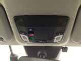 【SOSボタン】体調が悪くなったときや、事故に遭遇したとき、あおり運転にあっている時など、緊急時にボタンを押すと緊急サポートセンターにつながり、オペレーターが警察・救急への取次ぎを行います。