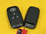 キーフリーシステム車!電子カードキーをかばんやポケットに入れておけば、ドアのロックアンロックやエンジンの始動が出来ます!