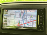 周辺の道路や施設が地図上に表示され、現在地を確認しながら目的地までの道順を把握できます。画面内に地図と案内情報がまとまり、慣れない場所へのお出かけにも役立ちます。