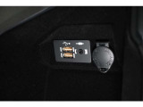 USB接続端子他&12V120Wアクセサリーソケット