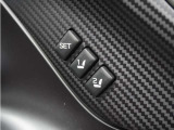 1・2それぞれにシート位置を記憶でき、乗車時に使用キーを判別して自動で調整を行います。