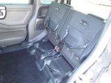 ◆チップアップ&ダイブダウン機構付【ULTR SEAT】は後席座面を左右分割で跳ね上げることができます。トランクで積載できない背の高い荷物をラクラク収納できます。ホンダ車ならではの人気装備です。