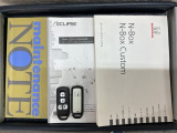 スマートキーは鍵をバッグに入れたままでもドアロックの開閉やエンジンのON・OFFができます。夜間や雨の日も鍵を探さなくて良いので便利です。