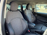 【運転席】ちょうどいいホールド感でドライブを楽しめます。