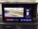バックモニター付きで、車庫入れやバック時の後方確認をしっかりサポート。モニターに映し出される映像で死角も確認しやすく、狭い場所での駐車や後退時の操作をより安心して行えます。
