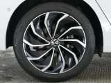 拡大して傷等ご確認ください。プラチナムエディション専用17インチアルミホイール