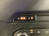 運転席、助手席には3段階で温度調節が可能なシートヒーターを装備しております。ステアリングヒーターはハンドルをじんわりと温めます♪寒い朝でも快適に運転できますよ♪