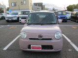 ご覧のお車は現在当店中古車展示場にて展示中です!