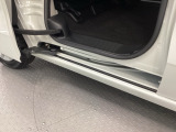 ホンダ車の低床ボディは乗りやすく、足元も広びろですよ。