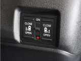 ◆両側電動スライドドア◆狭い駐車場でも乗り降りが楽々♪お子様が隣の車にドアを当ててしまう心配もございません!小さなお子様連れの方もこれで安心。