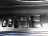 運転席はオートパワーウィンドウ☆窓の全閉全開が自動で出来るので便利ですよ♪