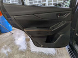 パワーウィンドウのスイッチですよ。運転席に居ながら窓を開け閉めのコントロールできます。